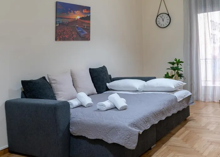 Entire Apt, Stylish, 1 Bedroom