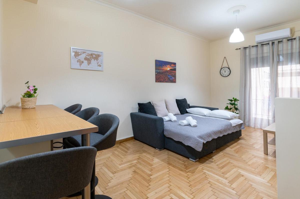 Entire Apt, Stylish, 1 Bedroom Apartment Athens