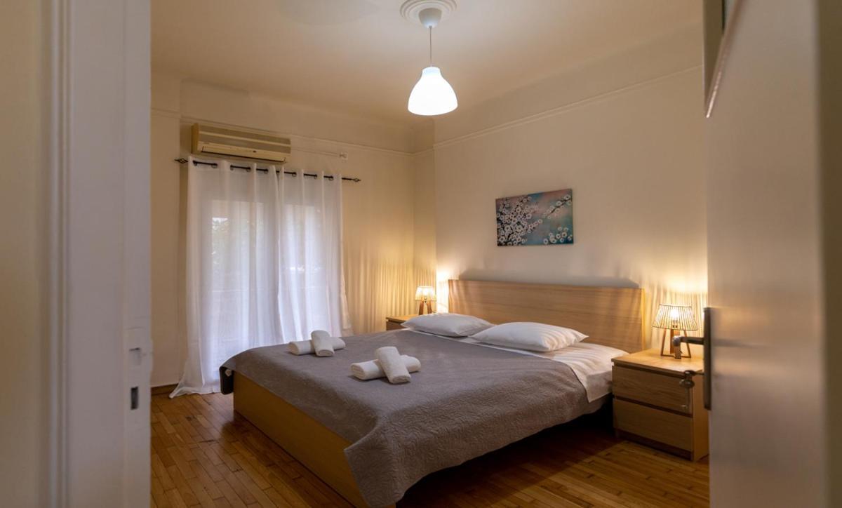 Entire Apt, Stylish, 1 Bedroom Athens