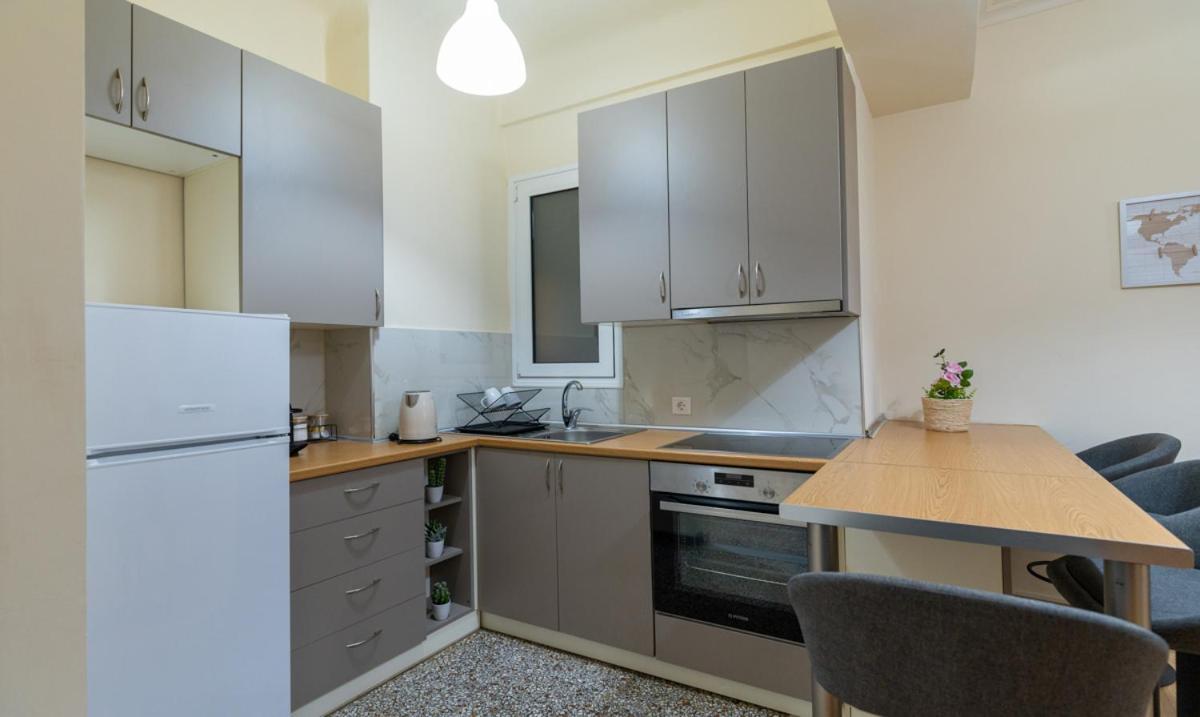 Entire Apt, Stylish, 1 Bedroom Apartment