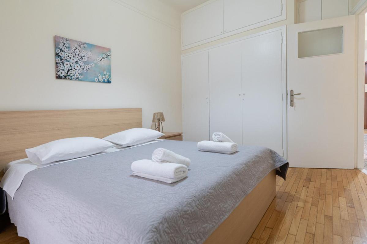 Entire Apt, Stylish, 1 Bedroom Athens